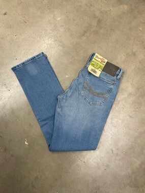 Wrangler Men’s Medium Blue Slim Straight Jeans